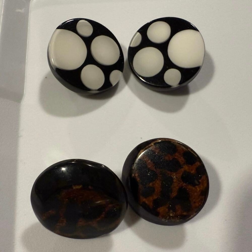 Vintage Button Shaped Clip-On Earrings Four Pairs - Picture 3 of 4